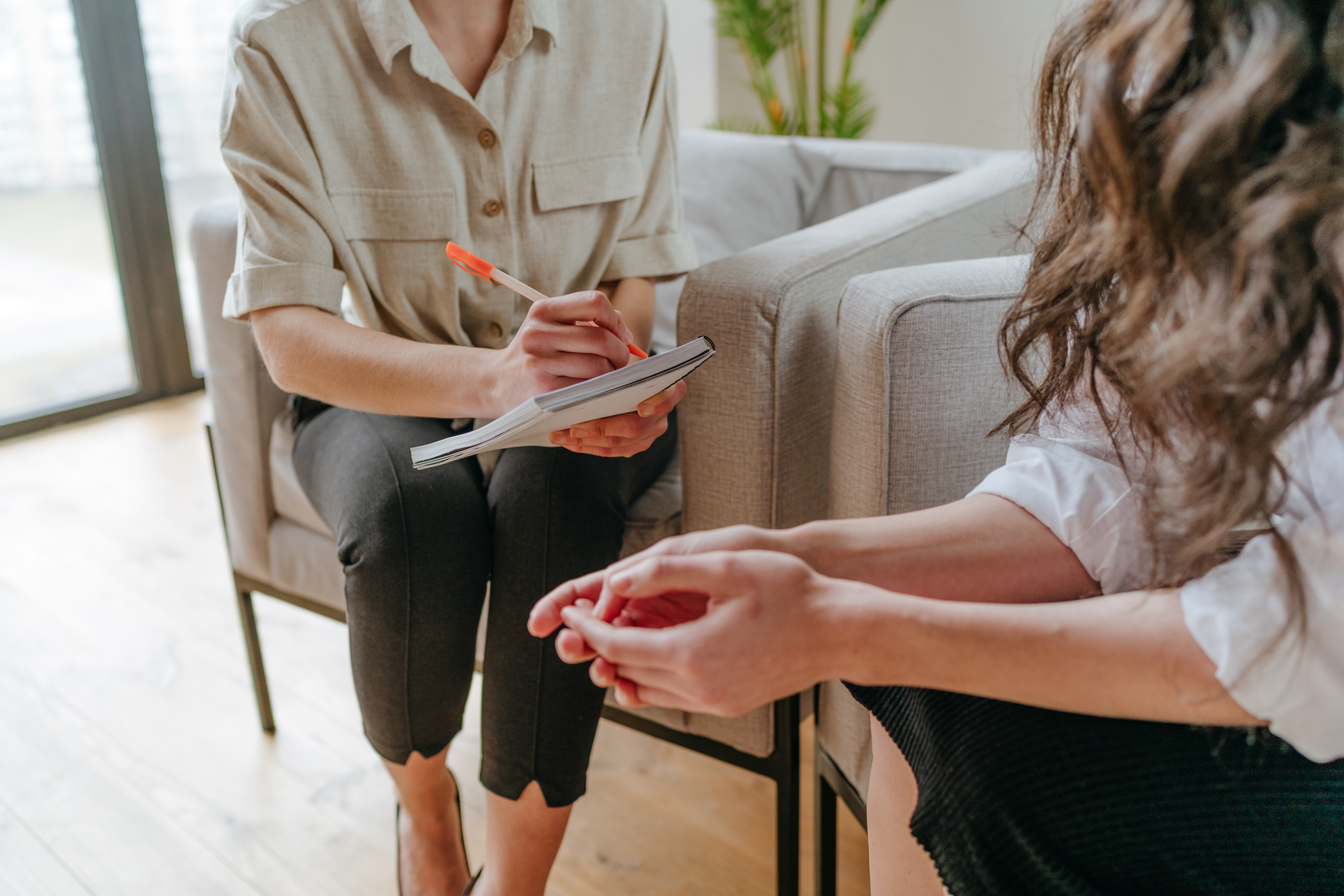 Por Qué la Cultura Importa en la Terapia: Una Charla Cercana para Latinos